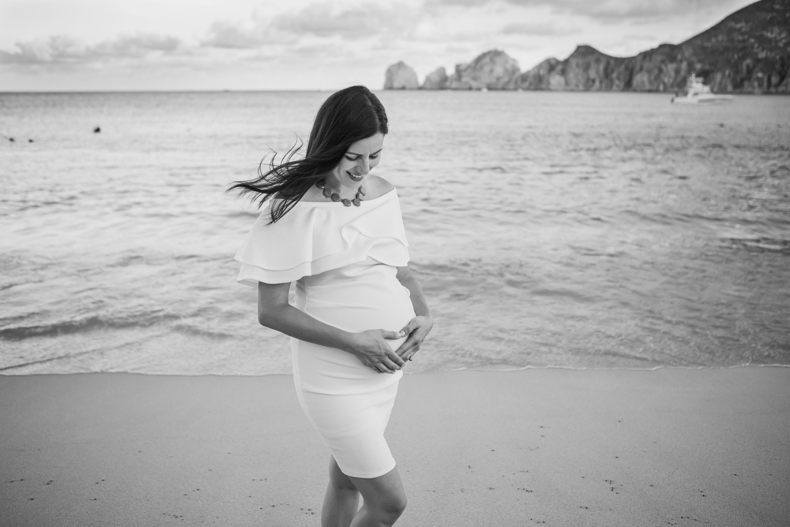 Why Maternity Photoshoot is strange but a good idea for your family